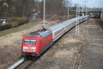 BR 101/544990/101-095-8-mit-ic-2377binz-karlsruhebei-der 101 095-8 mit IC 2377(Binz-Karlsruhe)bei der Durchfahrt im Haltepunkt Rostock-Kassebohm.10.03.2017
