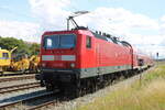 br-143-112-114/820362/143-238-bei-der-ausfahrt-am 143 238 bei der Ausfahrt am 28.07.2023 im Rostocker Hbf.