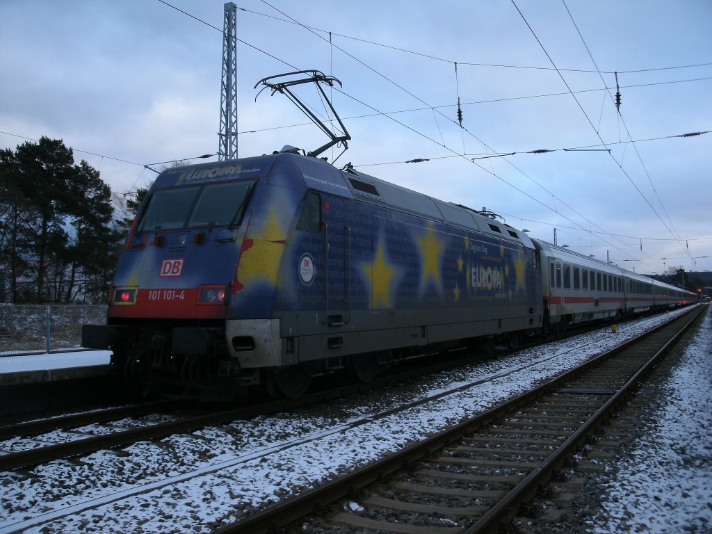 101 101-4 hat mit IC 2212 aus Koblenz,am 11.Januar 2013,den Zielbahnhof Binz erreicht.