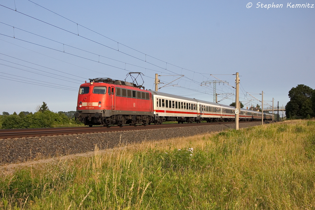 110 457-9 mit dem zweiten Kreuzfahrersonderzug von Berlin nach Warnemnde in Vietznitz. 09.07.2013