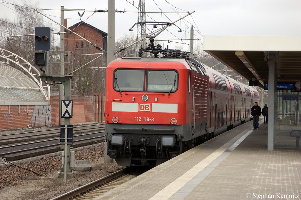 112 119-3 mit dem RE2 (RE 37381) nach Knigs Wusterhausen in Rathenow. 05.03.2011