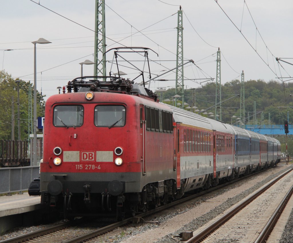 115 278-4 mit EC 379 von Ostseebad Binz nach Brno bei der Ausfahrt im Bahnhof Bergen auf Rgen.19.05.2012