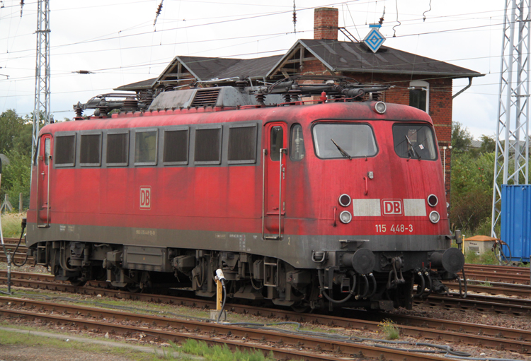 115 448-3 kalt im Rostocker Hbf abgestellt.19.08.2011