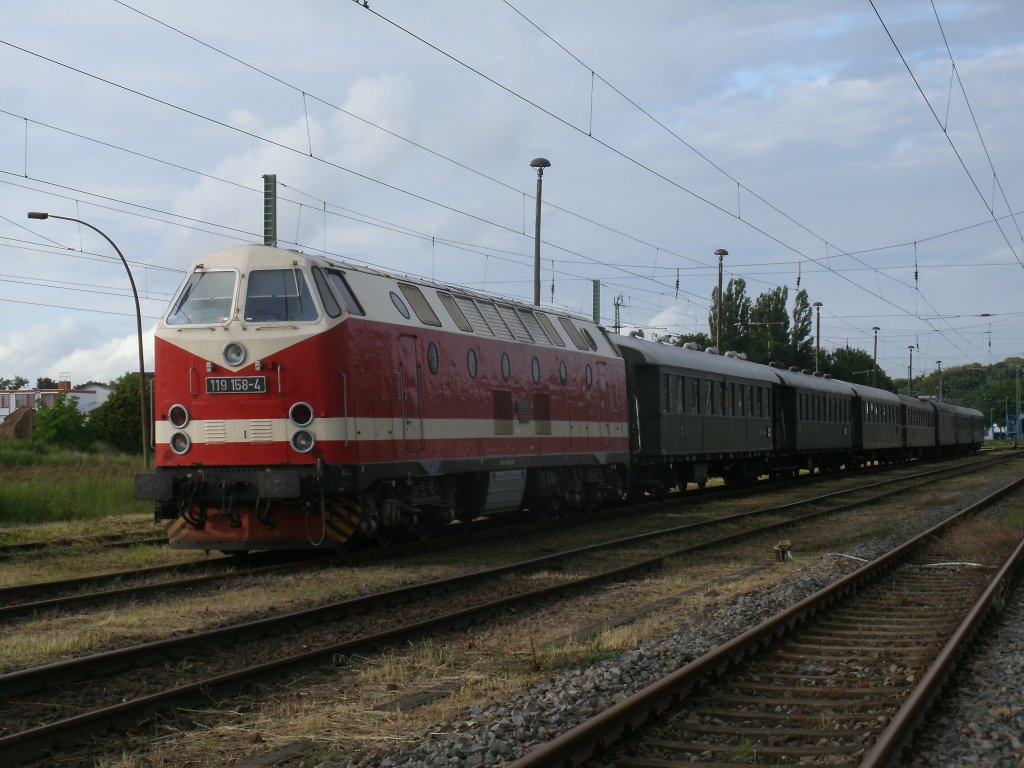 119 158-4,am 29.Juni 2013,mit dem Strtebekersonderzug in Bergen/Rgen.