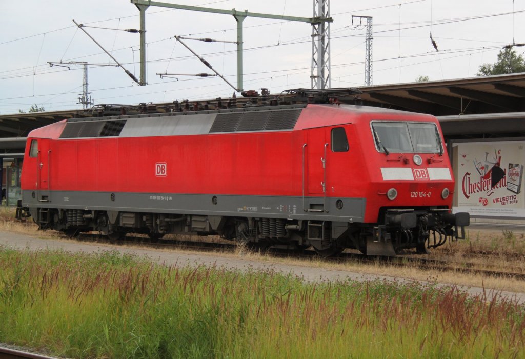 120 154-0 abgestellt im Rostocker Hbf.29.07.2012