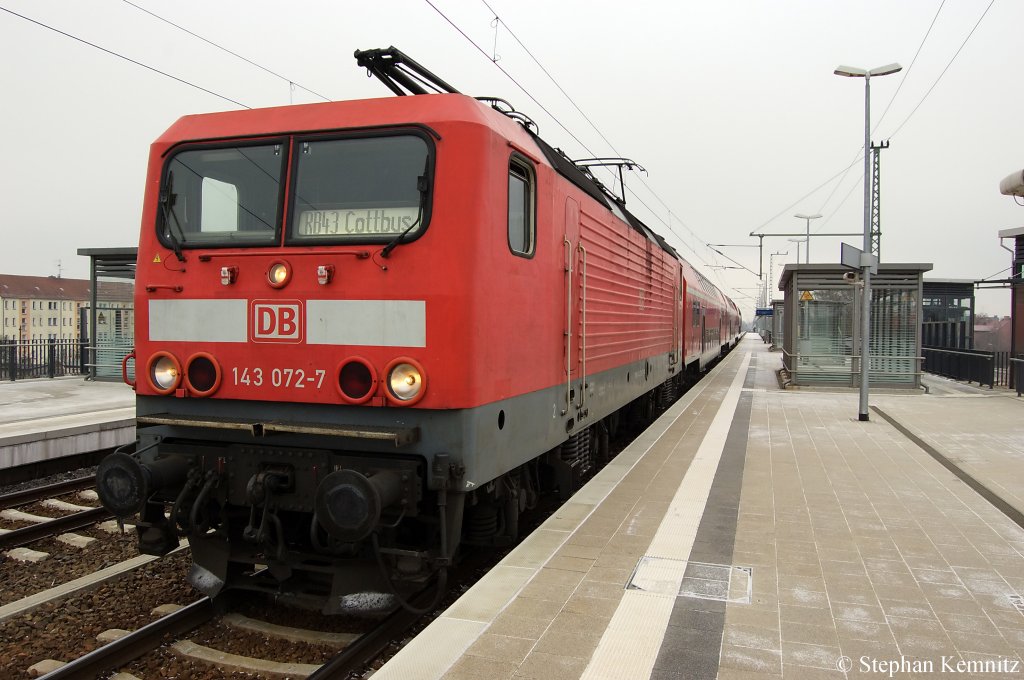 143 072-7 mit der RB43 (RB 28893) nach Cottbus in Falkenberg(Elster). 19.02.2011
