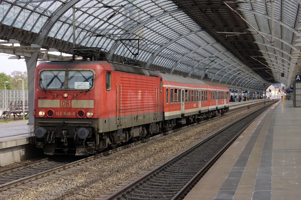 143 848-0 als RB13 nach Wustermark im Bahnhof Berlin-Spandau. 29.04.2010