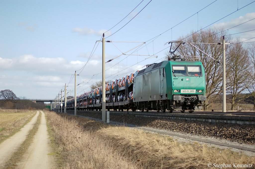 145-CL 005 (145 096-4) Alpha Trains im Dienst fr Crossrail mit dem Fiat-Autozug zwischen Growudicke und Rathenow in Richtung Stendal unterwegs. 24.03.2011