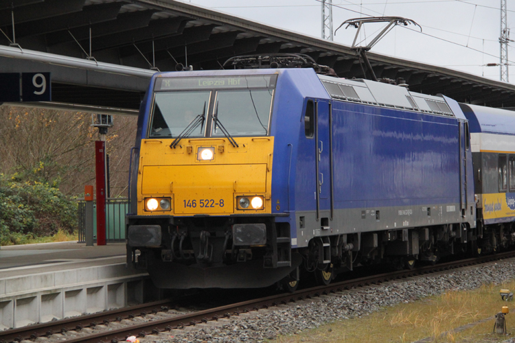 146 522-8 mit InterConnex 68904 von Warnemnde nach Leipzig Hbf kurz nach der Ankunft im Rostocker Hbf.06.12.2011