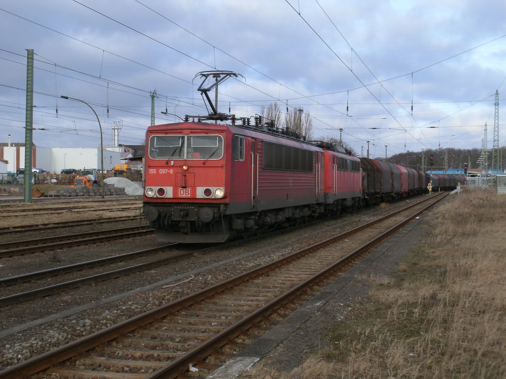 155 097 leistete der betagten 140 043 am 09.Februar 2011 Vorspann bei der Durchfahrt durch Bergen/Rgen.Am Schlu lief noch 298 318 mit.