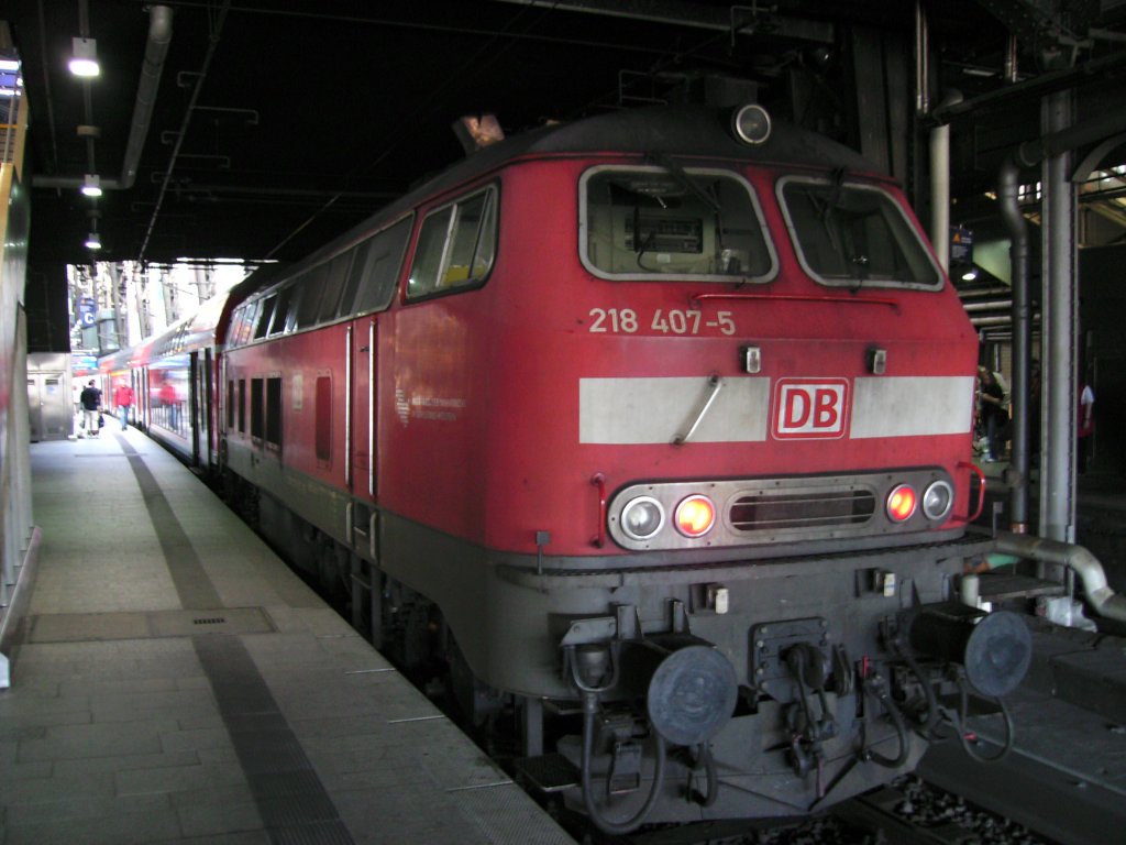 218 407 am 05.Juni 2010 in der Hamburger Bahnhofshalle.