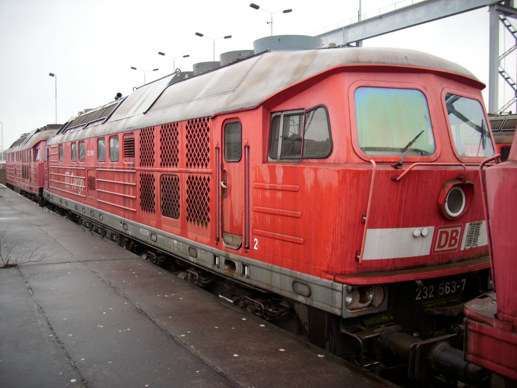 232 563-7 ex.Bh Dresden Friedrichstadt am 24.Januar 2009 in Mukran West.Zur Verschrottung vorgesehen.