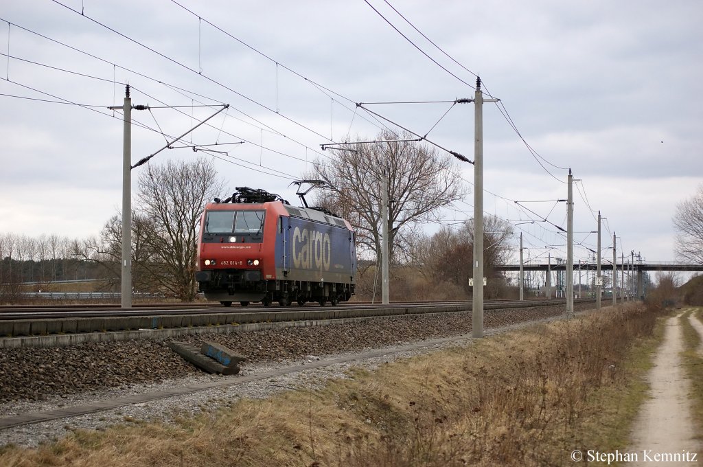482 014-8 SBB Cargo als Lz zwischen Growudicke und Rathenow in Richtung Rathenow unterwegs. 28.03.2011