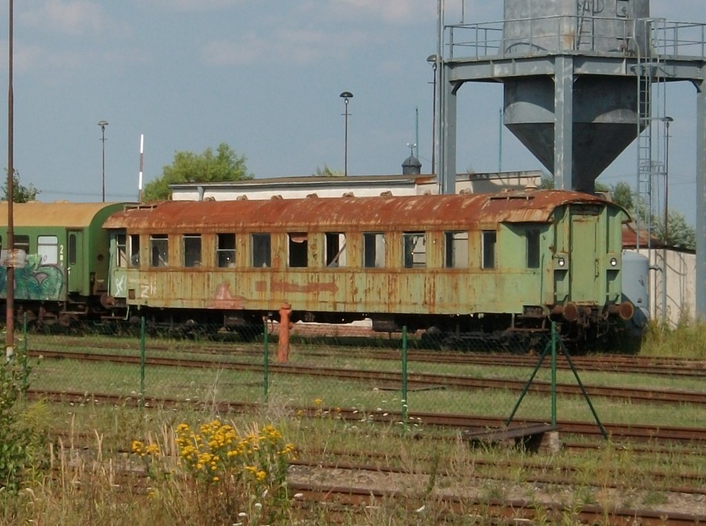 Abgestellter Reisezugwagen am 31.Juli 2010 in Pasewalk.