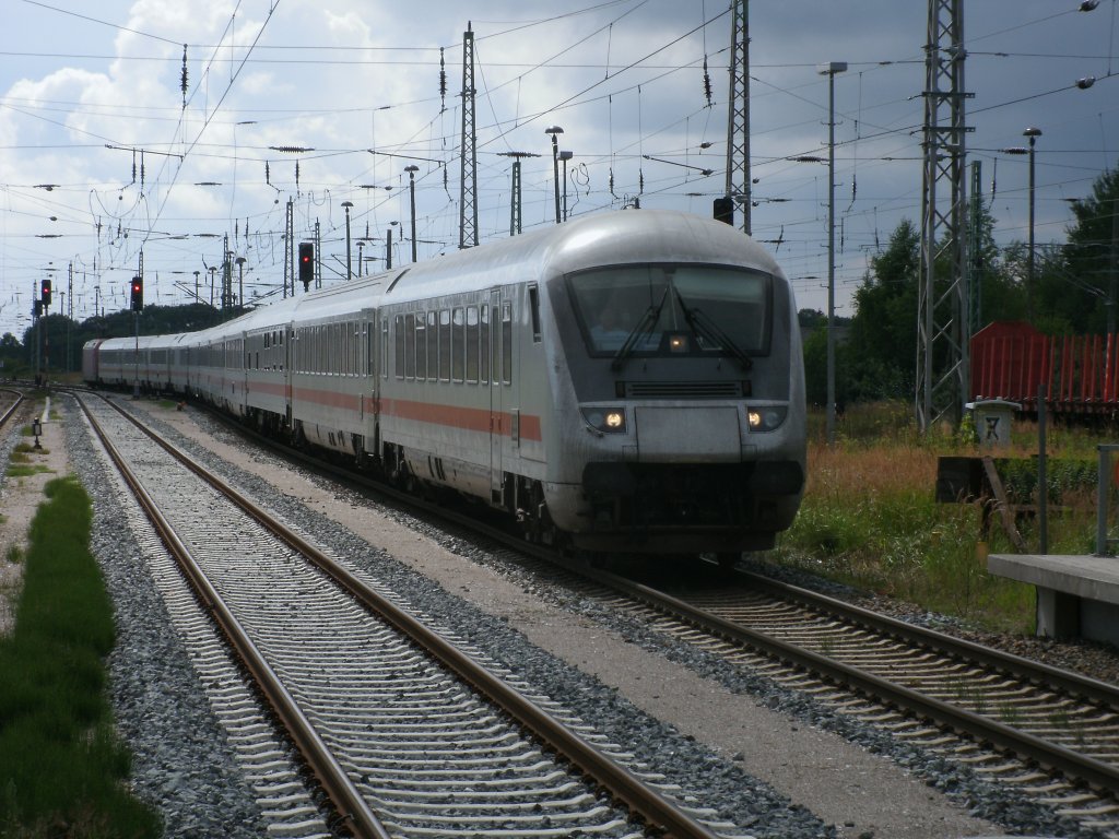 Am 13.August 2011 schickte man,in Bergen/Rgen,den IC 2212 Koblenz-Binz  nicht wie sonst ber Gleis 2 sondern ber Gleis 3.