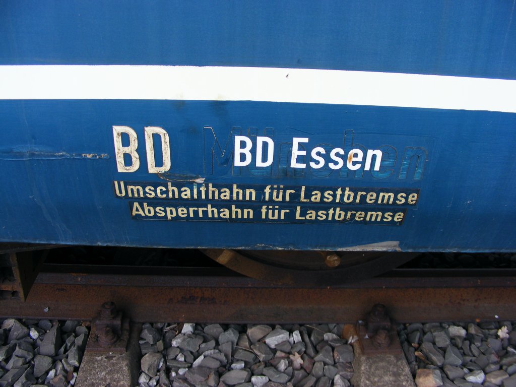 Anschriften an einem DB 815 am 25.05.2008 im Eisenbahnmuseum in Bochum-Dalhausen.