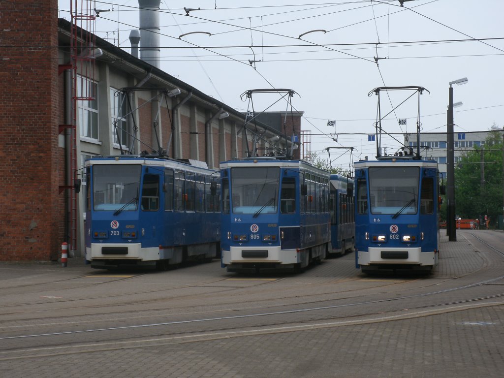 Auf der Fahrt zum Flohmarkt nach Sievershagen,machte ich einen Abstecher zum Rostocker Depot in der Hamburger Strae,so konnte ich die Straenbahn Tw 703,805 und 802 am 09.Mai 2013 fotografieren.