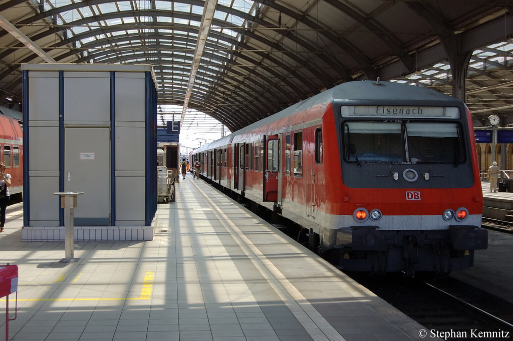 Auf Gleis 9 im Haller Hbf steht die RB20 (RB 16320) nach Eisenach und gezogen wurde diese RB von DB-Taurus 182 005-9. 28.06.2011