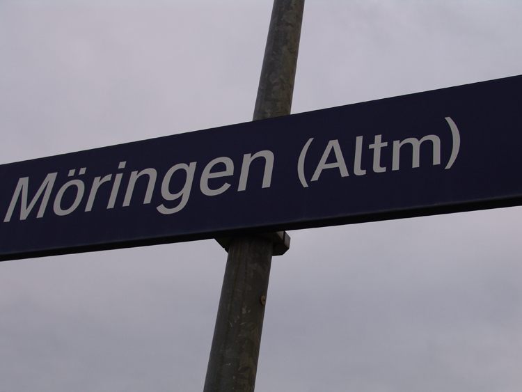 Bahnhofs-Schild Mringen(Altmark)Aufgenommen am 20.11.10