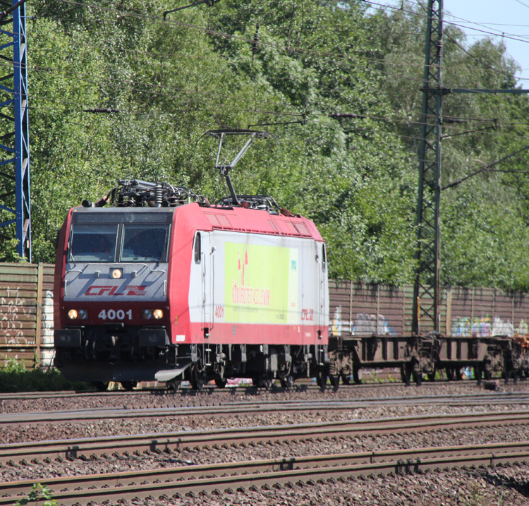 CFL 4001 bei der Durchfahrt im Bahnhof Hamburg-Harburg.(04.06.2011)