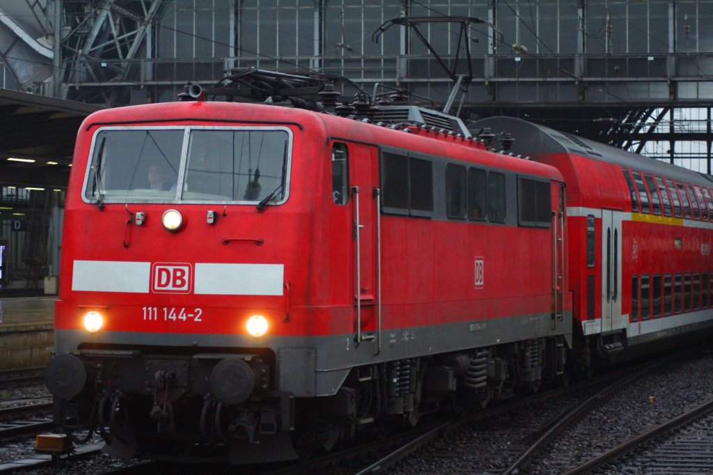 DB 111 144-2 Durchfhrt Bremen Hbf am 23.12.2011