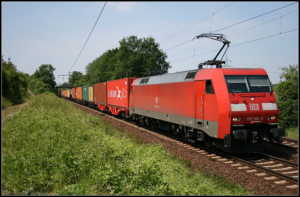 DB 152 164-0 mit Containerzug (gesehen Lehrte-Ahlten b. Hannover 24.06.2010)