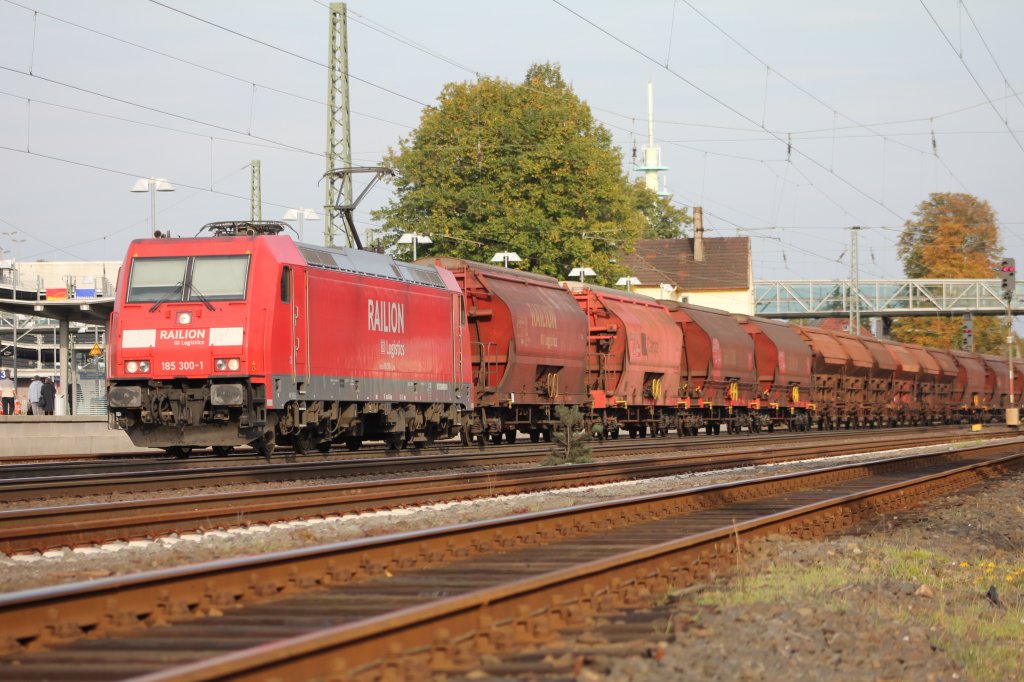 DB 185 300-1 mit Getreidezug in Buchholz(Nordheide) Am 24.09.2011