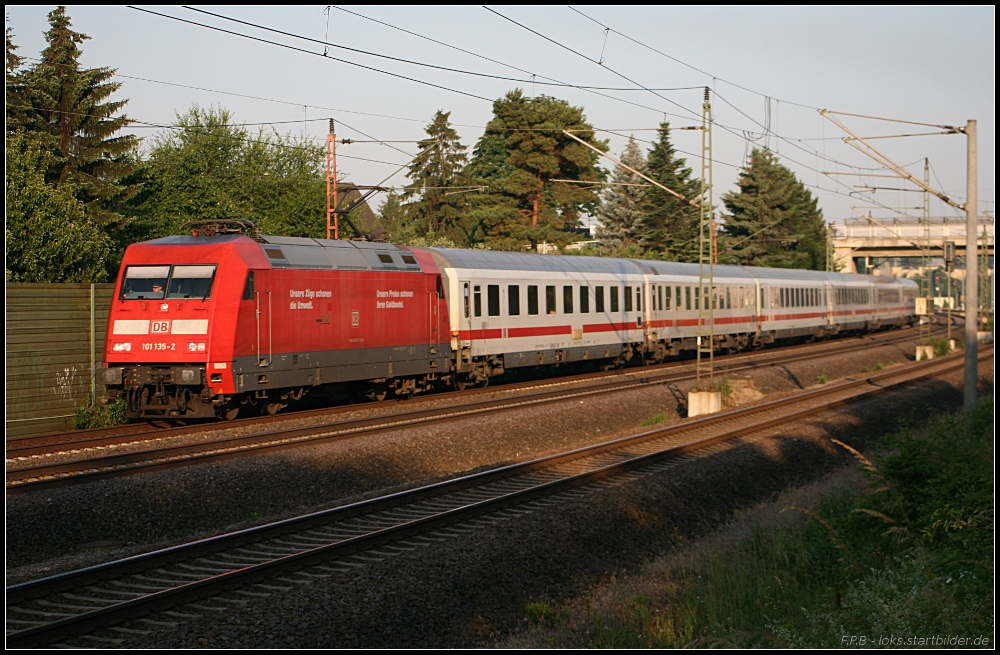 DB Fernverkehr 101 135-2  Unsere Zge schonen die Umwelt  mit IC nach Leipzig (gesehen Lehrte-Ahlten b. Hannover 24.06.2010)