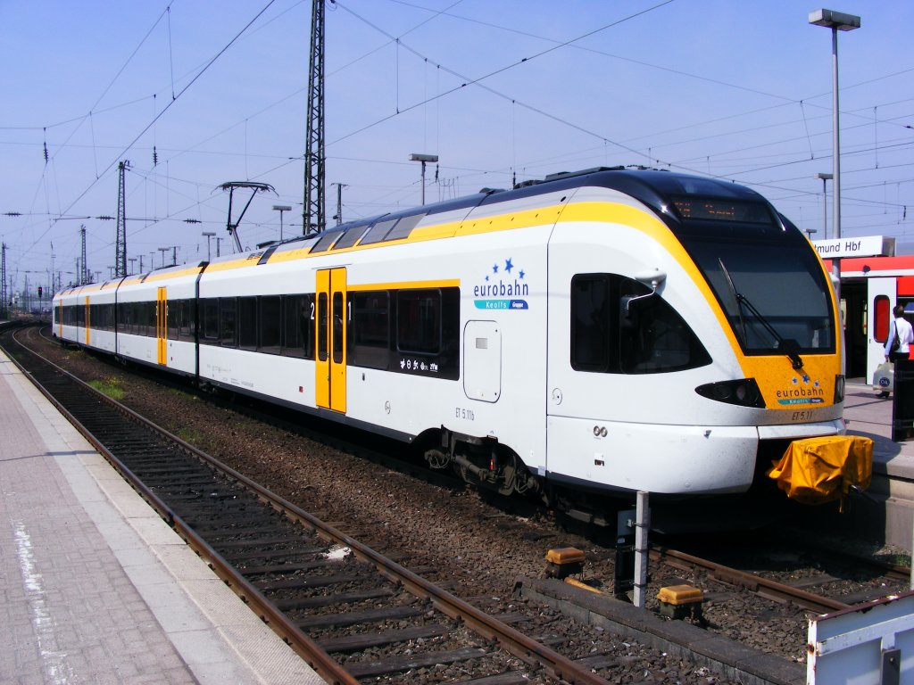 Ein E-Triebzug der Eurobahn steht am 28.04.2010 im Dortmunder Hauptbahnhof.