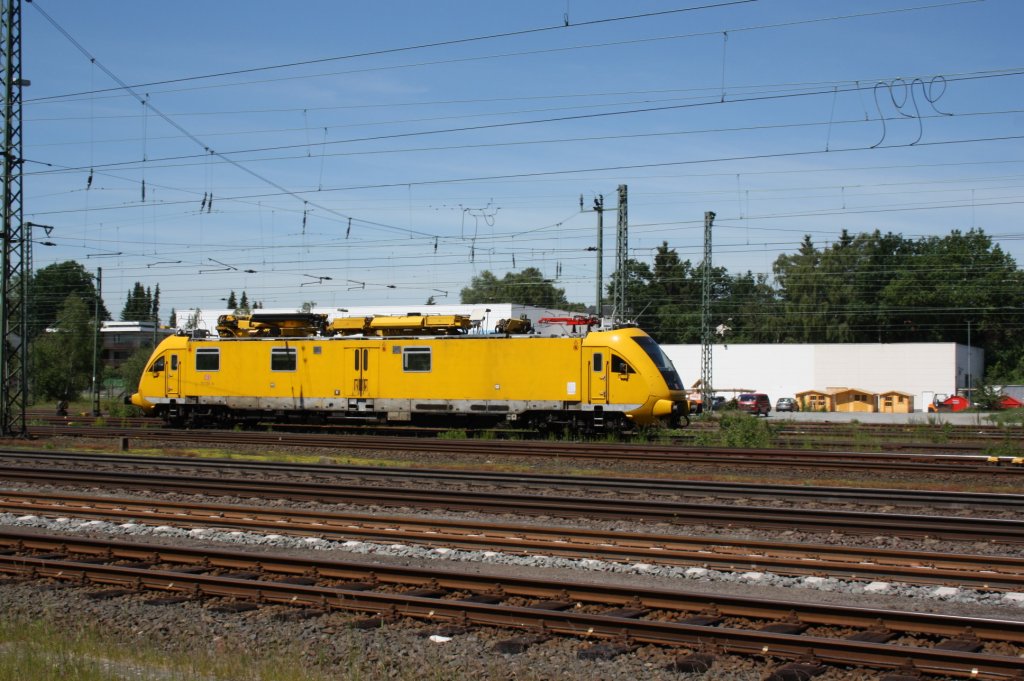 Ein Oberleitungs Fahrzeug durfhrt den Bahnhof Buchholz In der Nordheide am 03.06.201