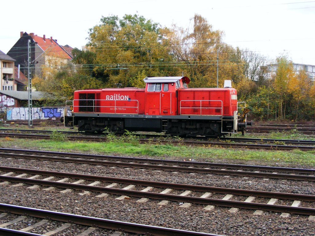 Eine DB 294 ist am 06.11.2009 im Bahnhof Herne unterwegs.