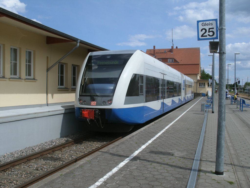 Einen Abstecher zum Bahnhof Zinnowitz zhlte,am 23.Juni 2012,mit auf dem Programm so das ich den 646 111-4 nach Peenemnde am 23.Juni 2012 fotografieren konnte.