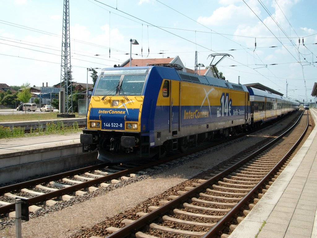 Einziger Schnellzug der in Gstrow hlt ist der InterConnex.X 80004 Warnemnde-Leipzig mit 146 522 beim Halt am 03.Juli 2010.