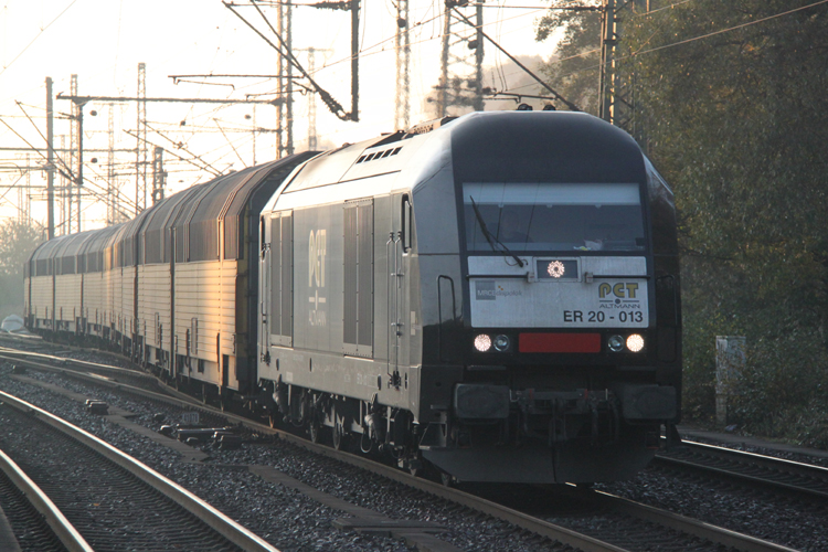 ER20-013 bei der Ausfahrt im Bahnhof Hamburg-Harburg.22.10.2011