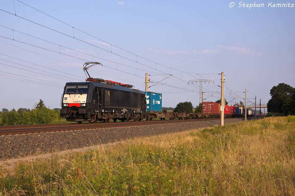 ES 64 F4 - 806 (189 806-3) MRCE Dispolok GmbH fr DB Schenker Rail Deutschland AG mit einem Containerzug in Vietznitz und fuhr in Richtung Wittenberge weiter. 10.08.2013