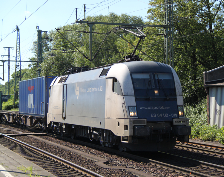 ES64 U2-019 bei der Durchfahrt im Bahnhof Hamburg-Harburg.(04.06.2011)