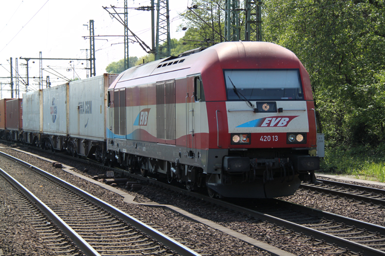 EVB-ER20(42013)die 1.bei der Durchfahrt im Bahnhof Hamburg-Harbrug.Aufgenommen am 05.05.2011