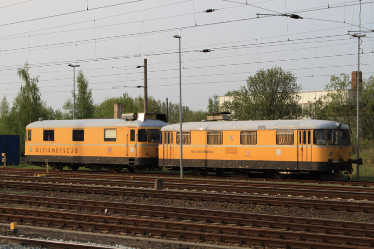 Gleismesszug 725 004 und 726 004 waren am 28.04.2011 zu Gast im Rostocker Hbf Ziel der Reise war unbekannt