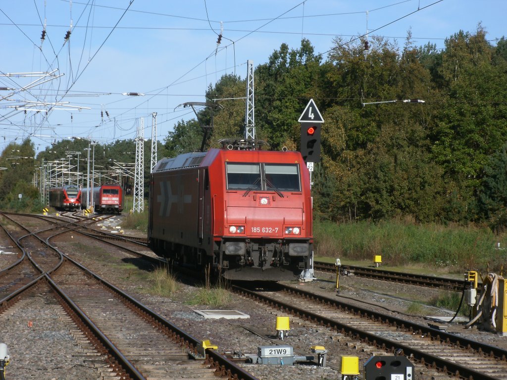 HGK Lok 185 632,am 09.Oktober 2011,beim Lokumlauf in Binz.