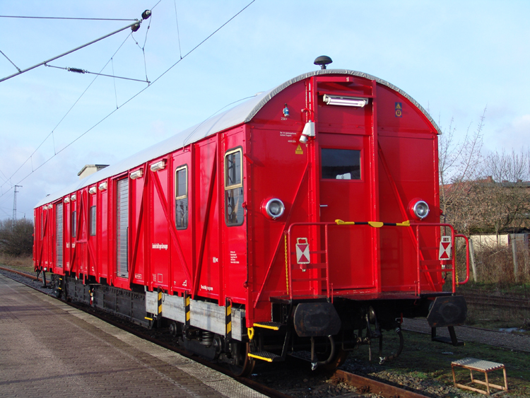 Hilfszugwagen abgestellt im Bahnhof Stendal.(15.01.2011)
