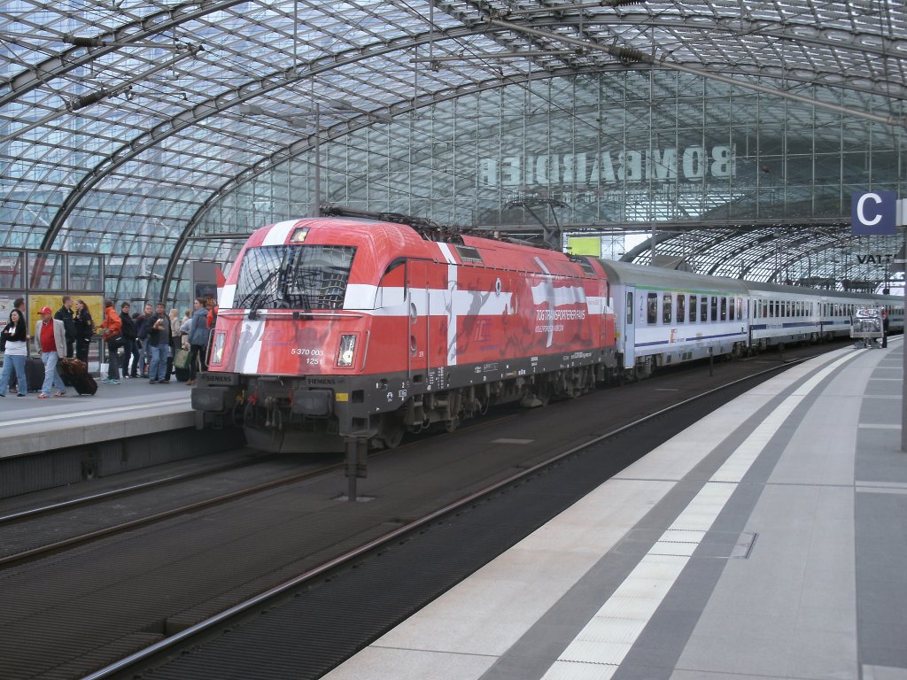 Husarz 5 370 003 erreichte,am 12.Mai 2012,den Berliner Hbf mit +15 Minuten.