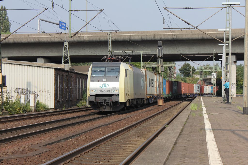 ITL 152 901-5 kommt in Hamburg Harburg durchgeeiert am 03.09.2011.