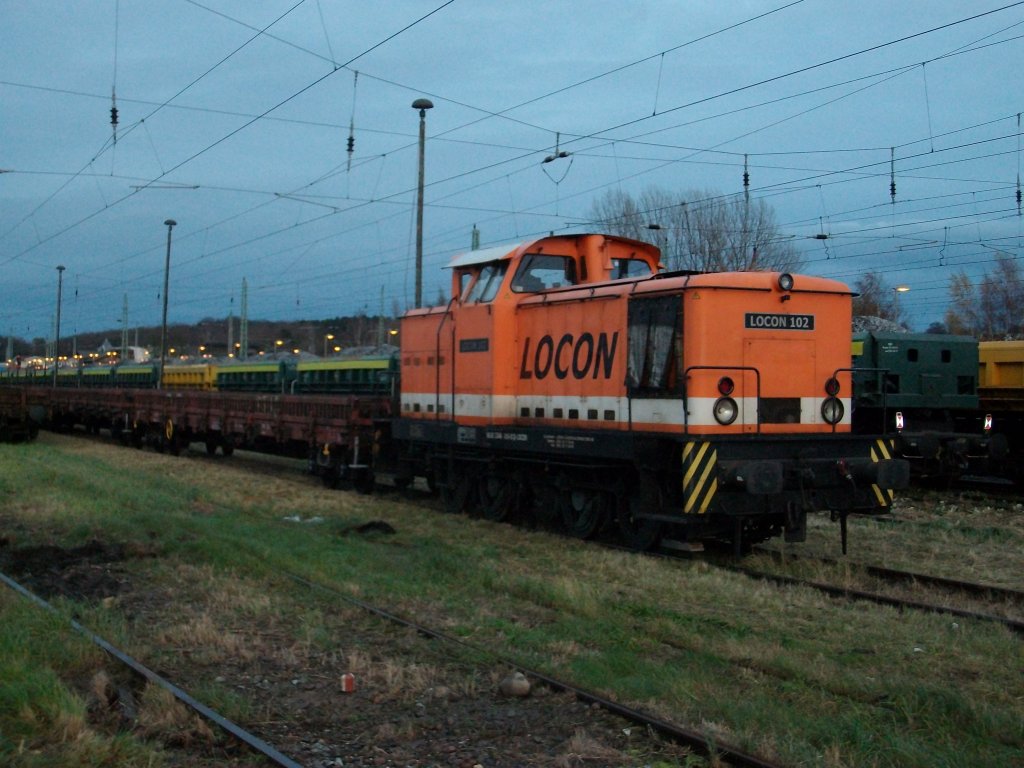 LOCON-102 im letzten Tageslicht am 14.November 2010 in Bergen/Rgen.