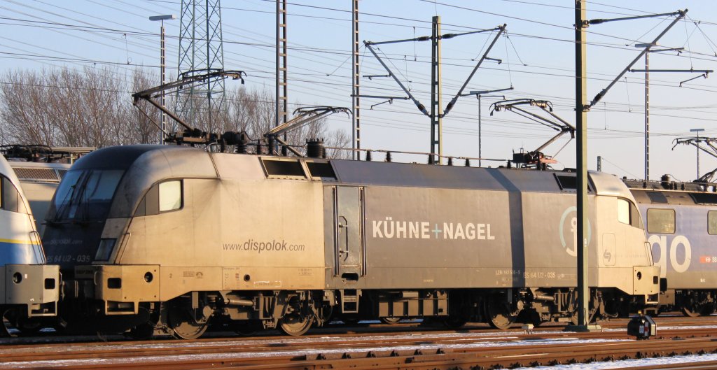 MRCE - ES 64 U2-035 ist am 06.02.2012 im Rbf Alte Süderelbe abgestellt.