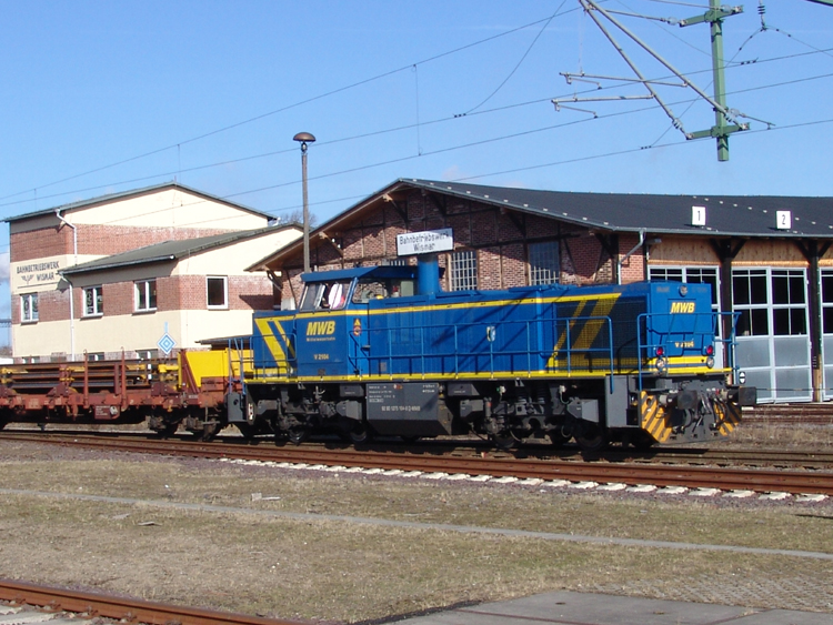 MWB 2104 beim Rangieren im Bahnhof Wismar.(05.03.2011)