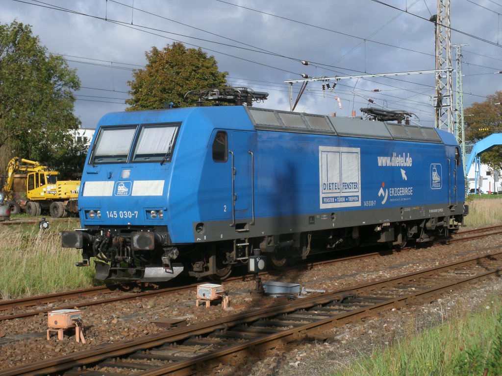 Neben der PRESS 145 030 kam,am 12.Oktober 2011,auch die PRESS 346 025 mit nach Bergen/Rgen.Zum Zeitpunkt der Aufnahme stand die 346 025 etwas ungnstig.