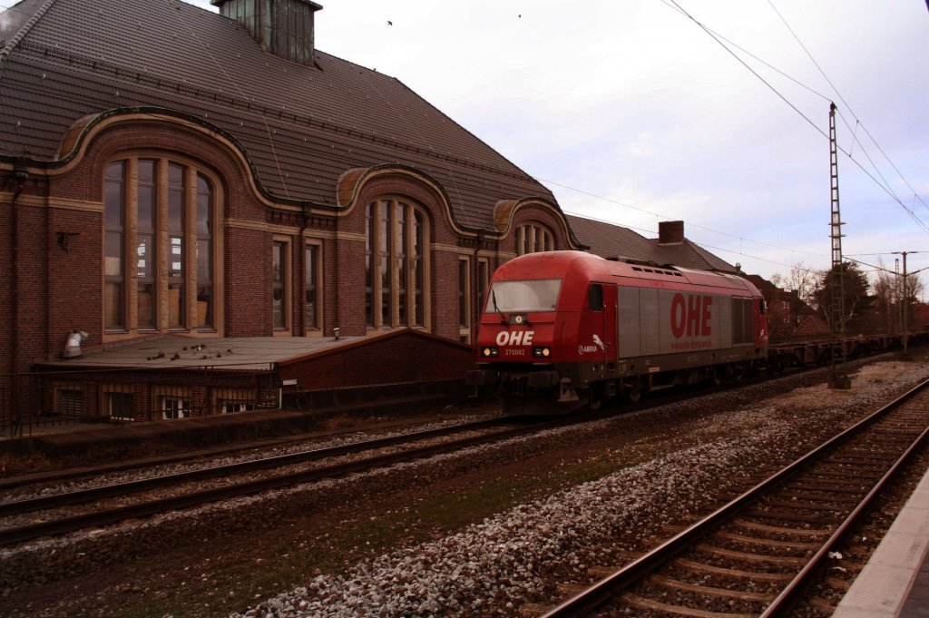 OHE ER 20 270082 mit Containerzug durchfhrt den Bahnhof Bremerhaven Hbf 
am 12.02.2011 in Richtung Bremen. 