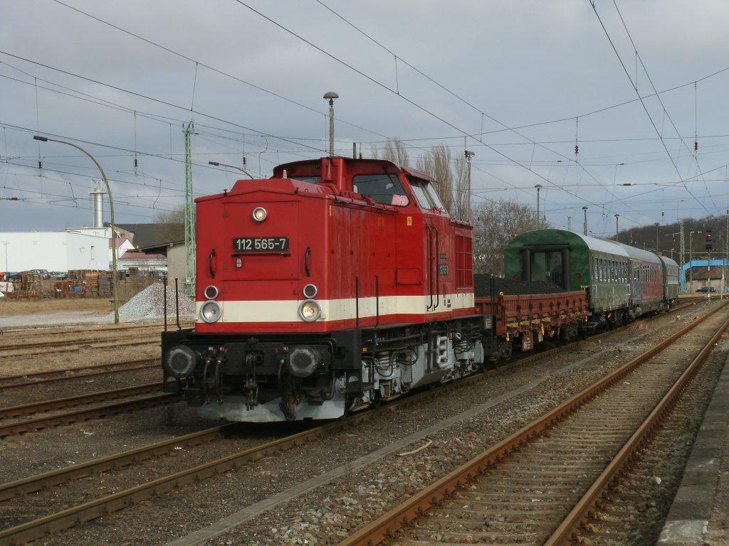 PRESS 112 565-7 mit einem Sonderzug am 15.Mrz 2011 in Bergen/Rgen.