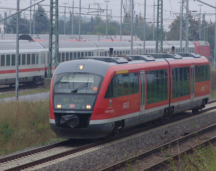 RE8 von Tessin Richtung Wismar kurz vor der Einfahrt im Rostocker Hbf(26.09.10)