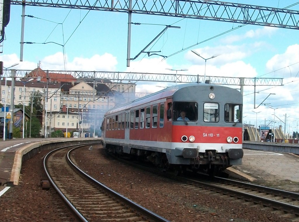 SA110-11(ex.DB 624 605) am 04.September 2010 beim Verlassen von Szczecin Glowny.